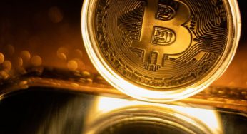 比特币狂飙剑指65K关口 反向ETF于加拿大上市