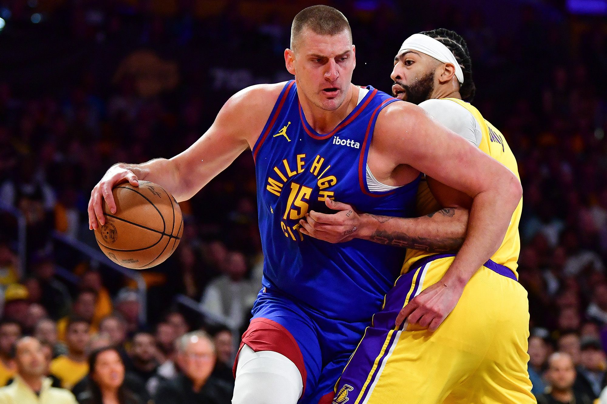 NBA | MVP最新榜单出炉！约基奇力压浓眉，老詹进前十，联盟第一未进前3