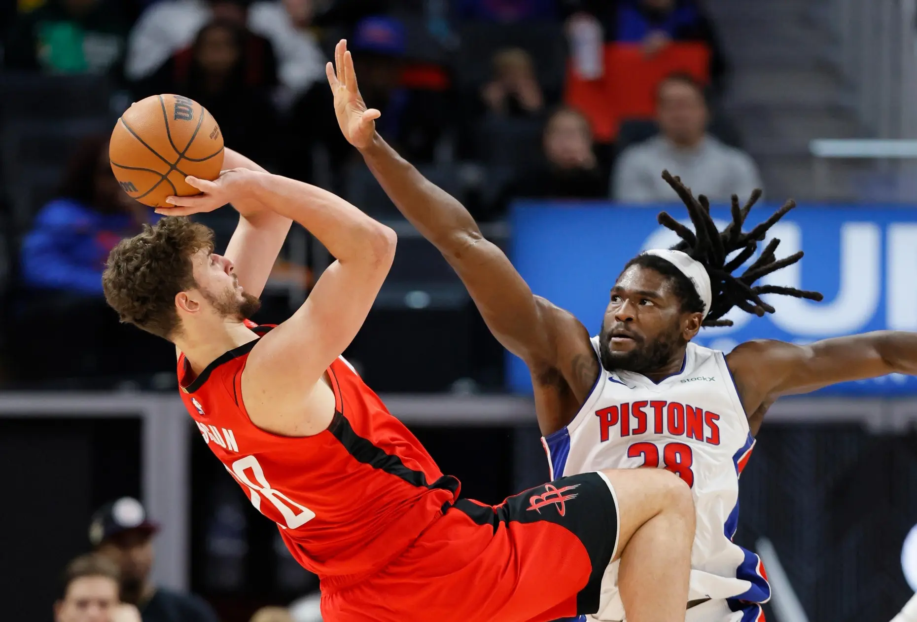 NBA | 空砍！康宁汉姆26+9+8，伊森18+9让火箭为难，阿奴诺比刚签2.1亿